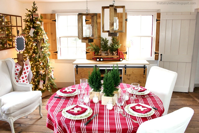 farmhouse christmas table gingerbread theme
