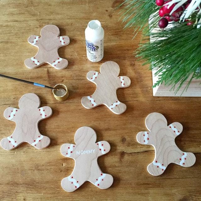 diy gingerbread wood cut outs placecards