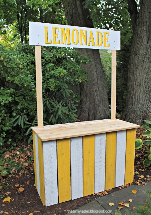 diy kids lemonade stand with cedar top