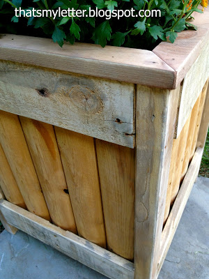 diy planter using pallet and scrap fence piece detail