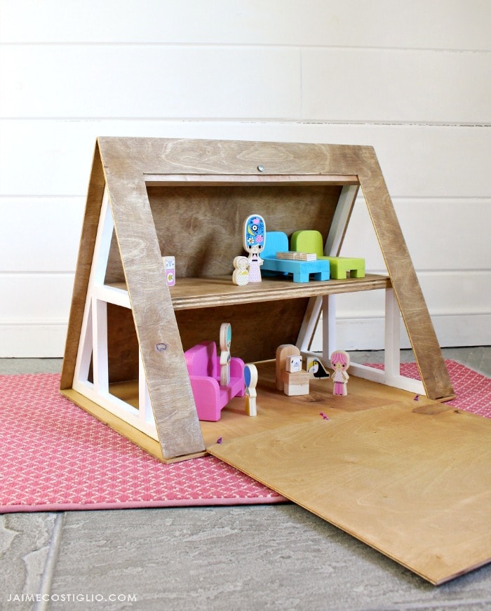 A frame dollhouse 