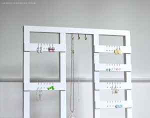 DIY Jewelry Holder - Jaime Costiglio