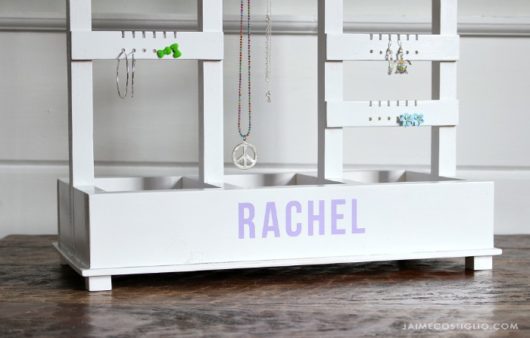 DIY Jewelry Holder - Jaime Costiglio