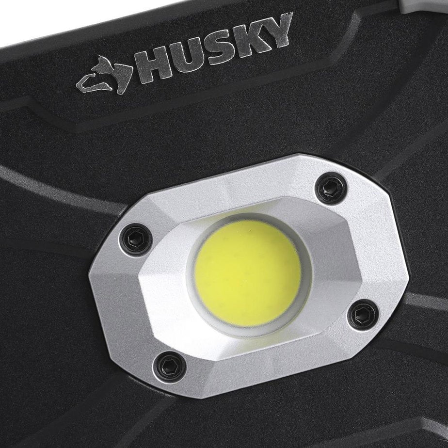 husky flashlight light detail