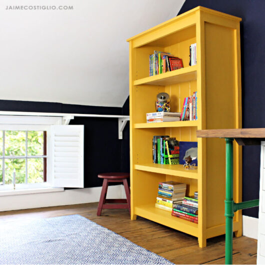 DIY Cottage Style Bookshelf