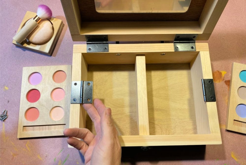 attaching hinges to make up pallets