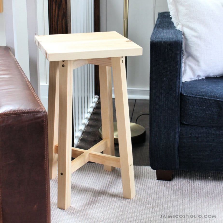 DIY Shiplap Simple Table - Jaime Costiglio